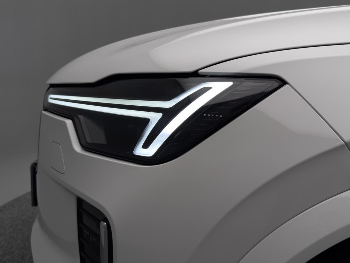 Volvo XC90 T8 AWD Plug-in BRIGHT PLUS 7m na operativní leasing