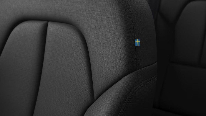 Volvo XC40 B3 AUT ESSENTIAL na operativní leasing