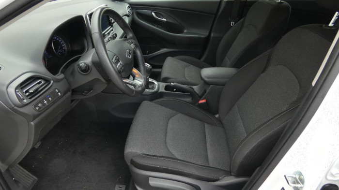 Hyundai i30 Kombi 1.5 T-GDI mHEV Smart na operativní leasing