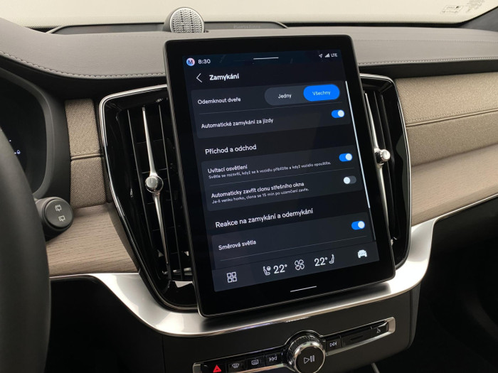 Volvo XC90 T8 AWD Plug-in BRIGHT ULTRA na operativní leasing