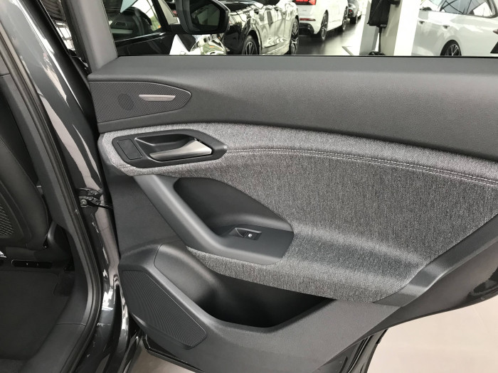Audi Q6 SUV e-tron quattro 100kWh  / 315kW na operativní leasing