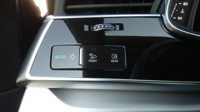 Audi Q8 55 TFSI quattro tiptronic na operativní leasing
