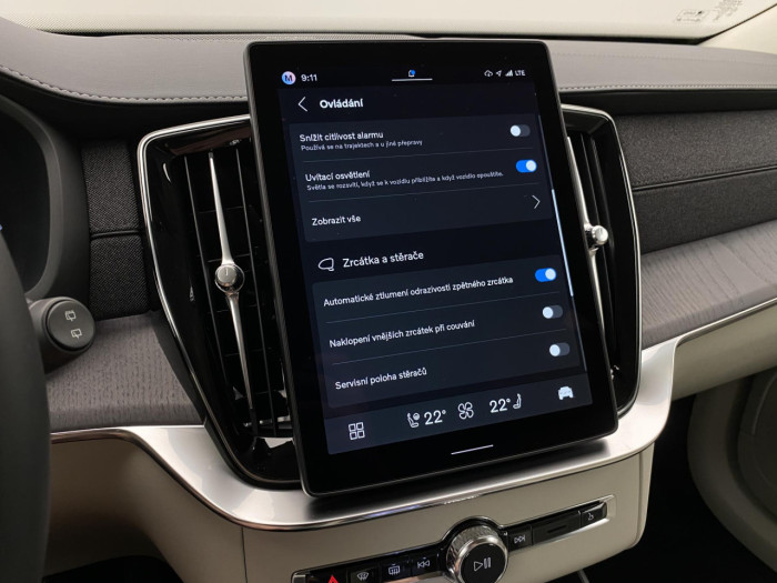 Volvo XC90 T8 AWD Plug-in BRIGHT PLUS 7m na operativní leasing