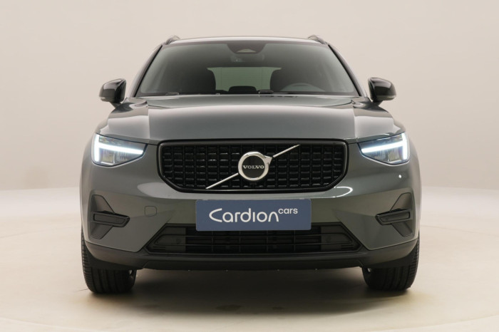 Volvo XC40 B3 AUT DARK PLUS na operativní leasing
