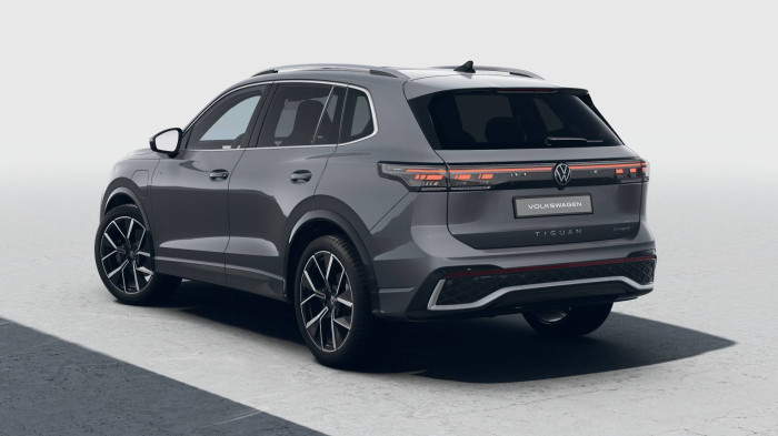 Volkswagen Tiguan R-Line People 1,5 TSI 150kW eHybrid 6DSG na operativní leasing