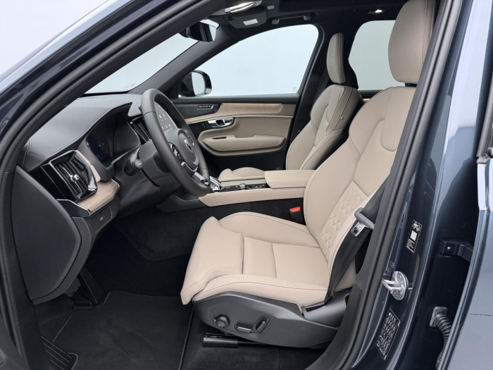 Volvo XC90 B5 AWD AUT DARK PLUS 7míst na operativní leasing