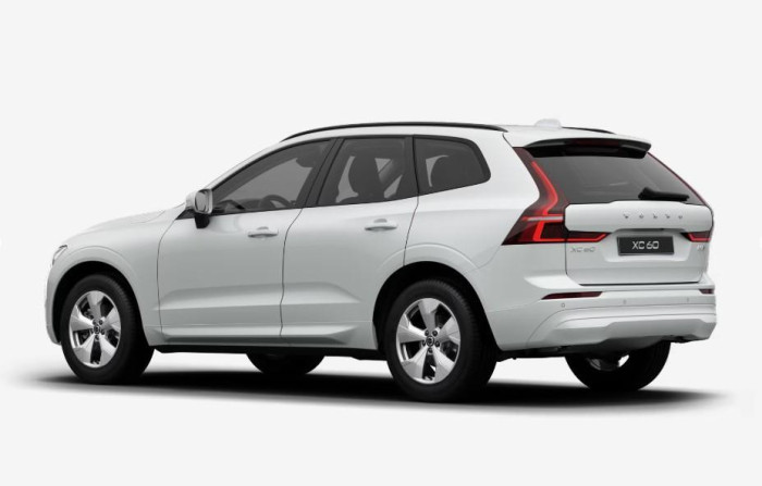 Volvo XC60 B5 AWD AUT ESSENTIAL na operativní leasing