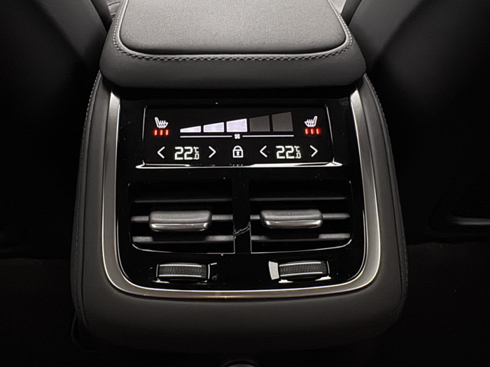 Volvo XC90 T8 AWD Plug-in BRIGHT PLUS 7m na operativní leasing