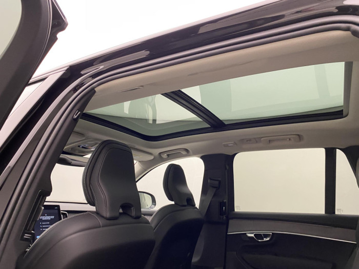 Volvo XC90 B5 AWD AUT DARK PLUS 7míst na operativní leasing