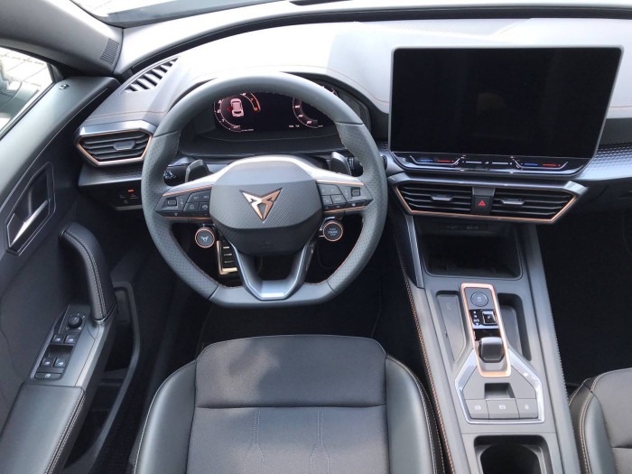 CUPRA Formentor DSG 1.5 eTSI / 110kW na operativní leasing