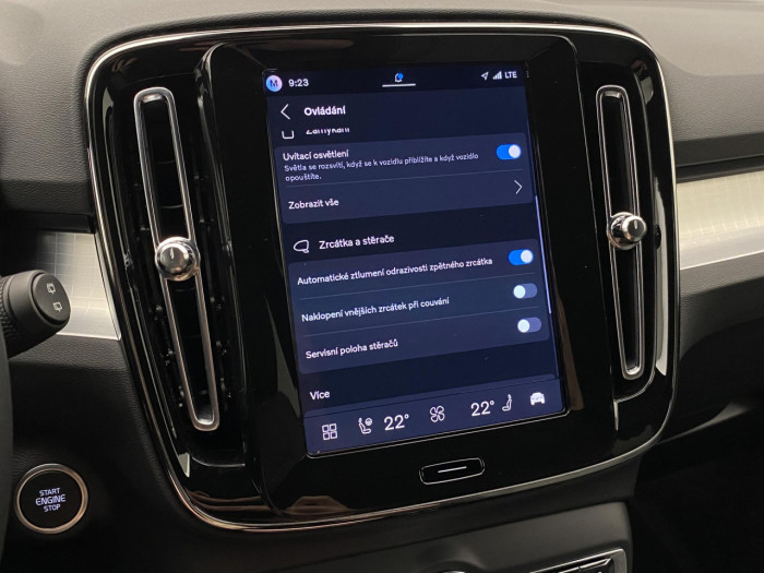 Volvo XC40 B3 AUT DARK PLUS na operativní leasing