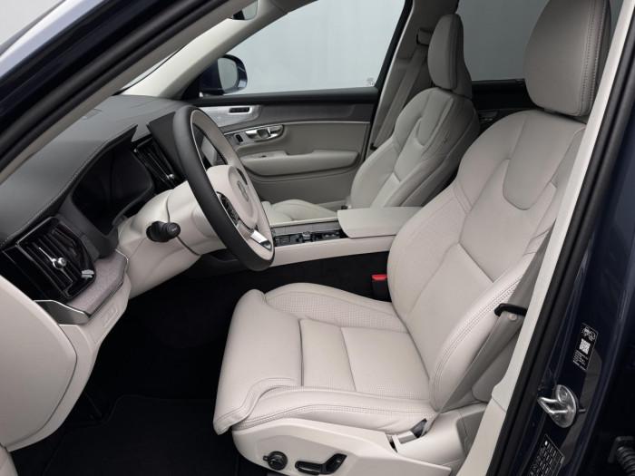 Volvo XC90 T8 AWD Plug-in BRIGHT PLUS 7m na operativní leasing