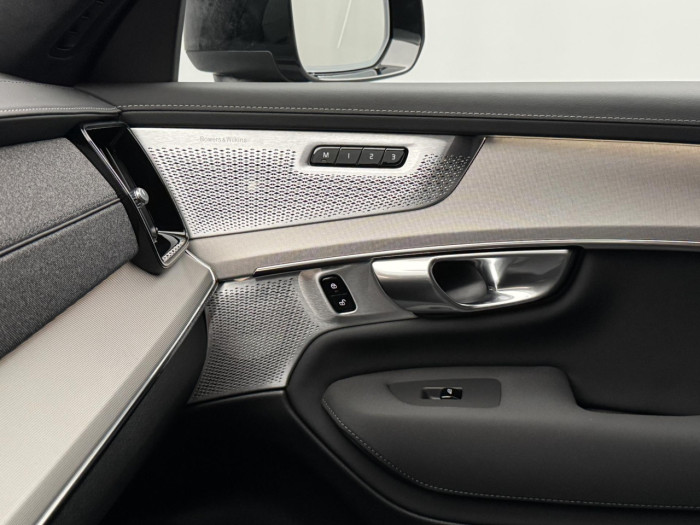 Volvo XC90 B5 AWD AUT BLACK EDITION ULTRA 2.0 Edition na operativní leasing