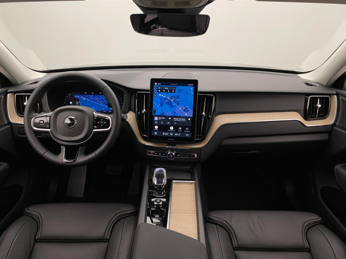 Volvo XC60 B5 AWD AUT BRIGHT PLUS na operativní leasing