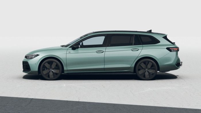 Volkswagen Passat R-Line People 2,0 TSI 150 kW na operativní leasing