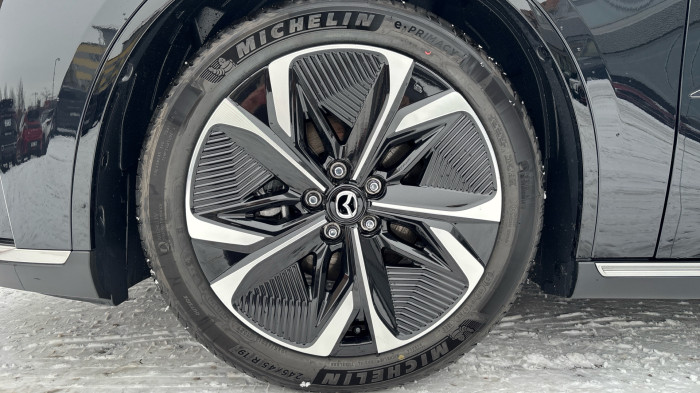 Mazda 6e 68.8 kWh Takumi Plus - Jet Black na operativní leasing