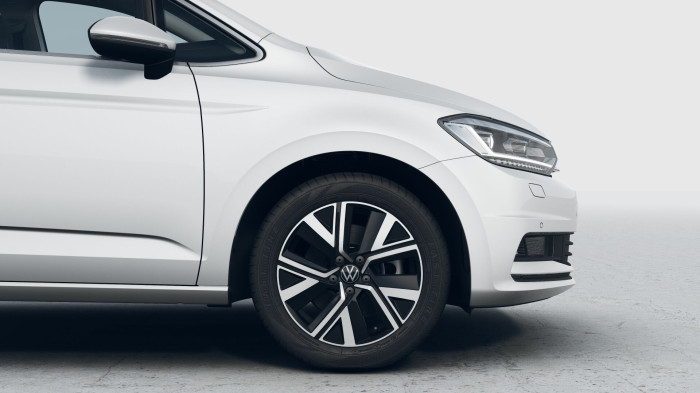 Volkswagen Touran People 1,5 TSI 110 kW EVO2 6G na operativní leasing