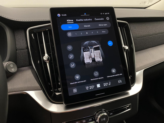 Volvo XC90 B5 AWD AUT DARK PLUS 7míst na operativní leasing