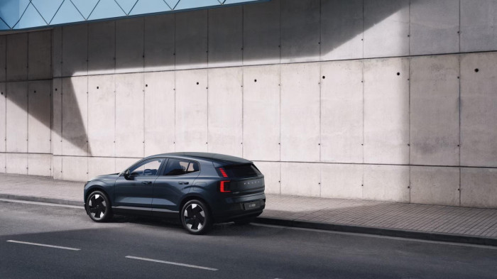 Volvo EX30 P8 AWD ELETRIC PLUS na operativní leasing