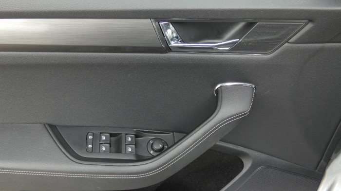 Škoda Superb 1.4 TSI iV Ambition DSG na operativní leasing