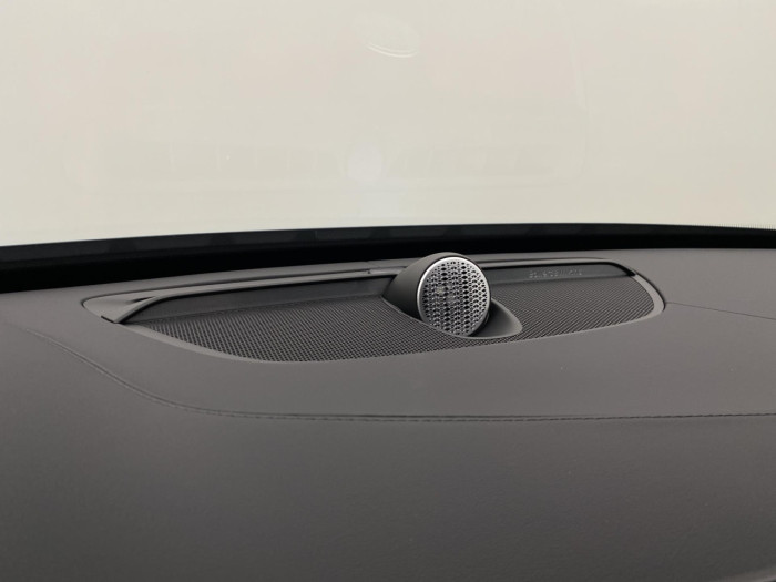 Volvo XC90 T8 AWD Plug-in DARK PLUS 7m na operativní leasing