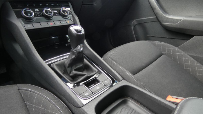 Škoda Karoq 1,5 TSI 110 kW Ambition na operativní leasing