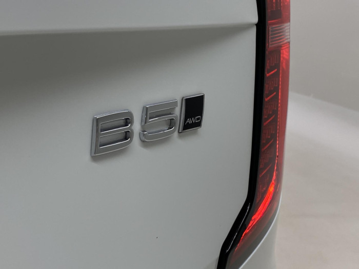Volvo XC90 B5 AWD AUT DARK PLUS 7míst na operativní leasing