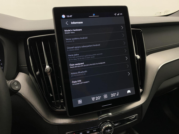 Volvo XC60 B5 AWD AUT ULTRA BLACK EDITION 2.0 Edition na operativní leasing