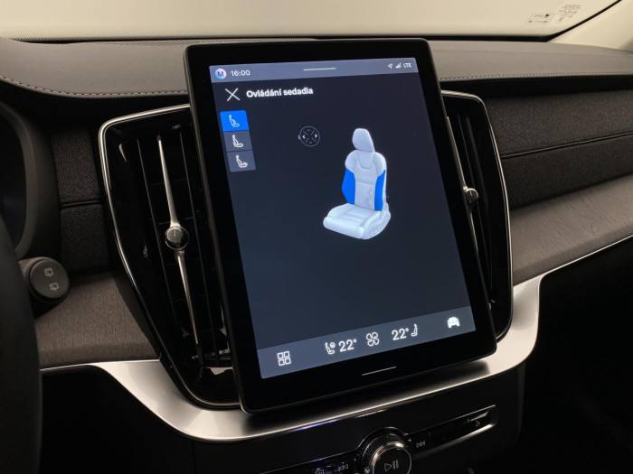 Volvo XC90 T8 AWD RECHARGE DARK PLUS 7m na operativní leasing