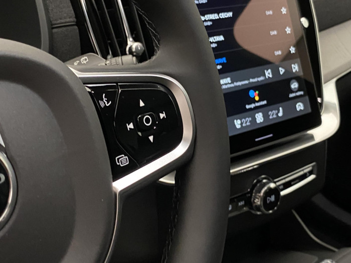 Volvo XC90 T8 AWD RECHARGE DARK PLUS 7m na operativní leasing