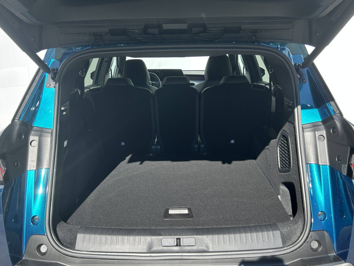 Peugeot 5008 GT e-DCS6 Hybrid / 107kW na operativní leasing