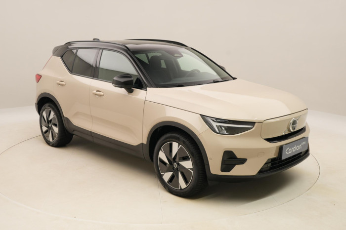 Volvo EX40 TWIN MOTOR AWD ULTRA na operativní leasing