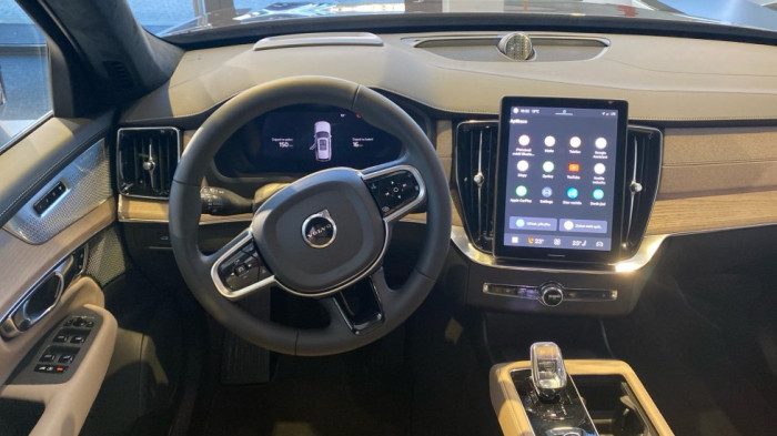 Volvo XC90 PLUS BRIGHT, B5 AWD, 184+10 kW / 250+14 HP na operativní leasing