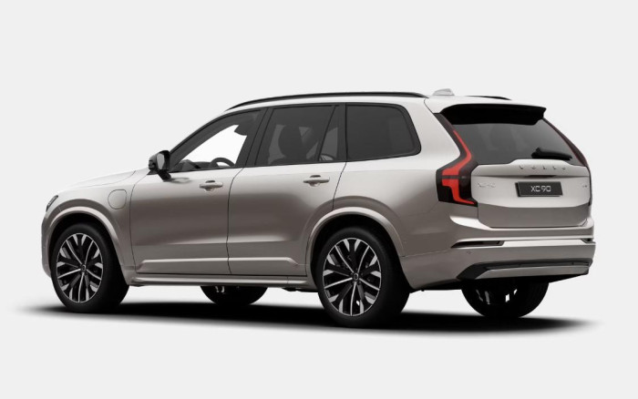 Volvo XC90 T8 AWD Plug-in DARK PLUS 7m na operativní leasing