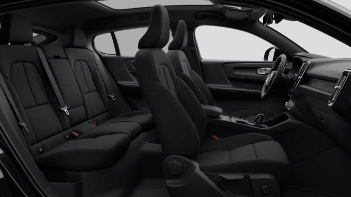 Volvo EC40 PURE ELECTRIC BLACK EDITION Edition na operativní leasing