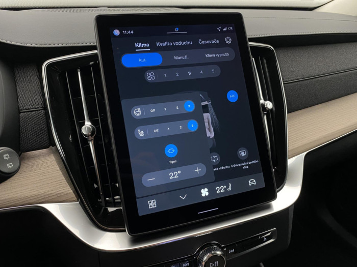 Volvo XC90 T8 AWD RECHARGE BRIGHT PLUS 7m na operativní leasing