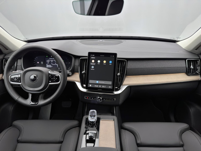 Volvo XC90 T8 AWD Plug-in DARK PLUS 7m na operativní leasing