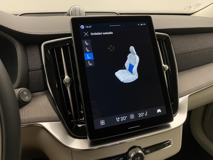 Volvo XC90 T8 AWD Plug-in BRIGHT PLUS 7m na operativní leasing