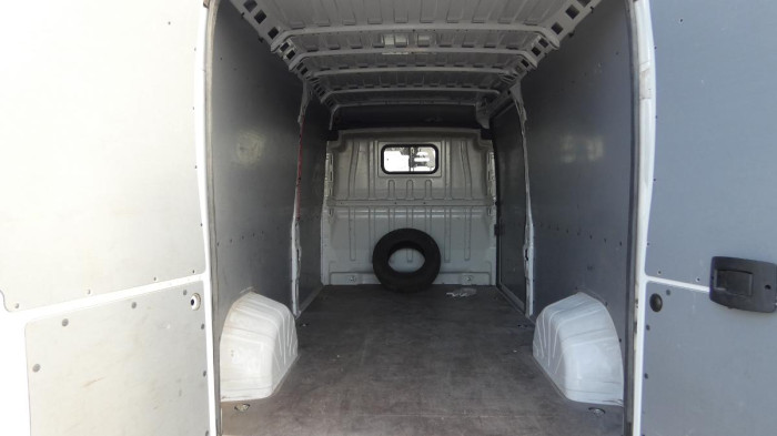 Volvo XC40 B3 PLUS DARK DCT na operativní leasing