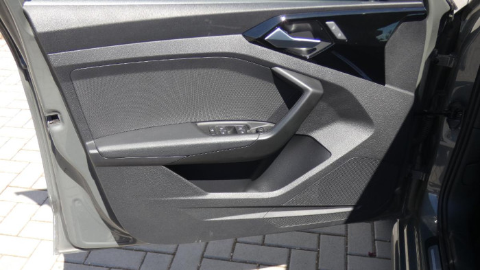 Audi A1 35 TFSI S-line Stronic na operativní leasing