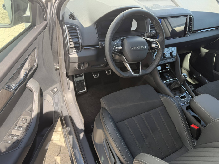 Škoda Karoq Dynamic 6MP 1,5 TSI  / 110kW na operativní leasing