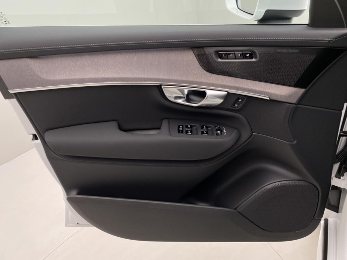 Volvo XC90 T8 AWD RECHARGE BRIGHT PLUS 7m na operativní leasing