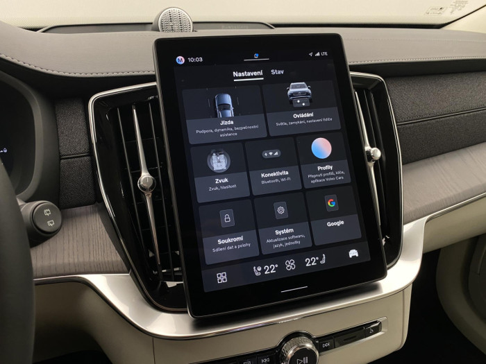 Volvo XC90 T8 AWD Plug-in BRIGHT PLUS 7m na operativní leasing