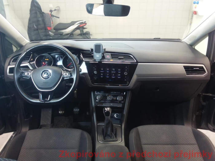 Volkswagen Touran 1.5 TSI Comfortline na operativní leasing