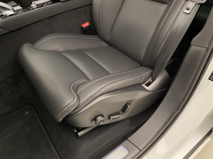 Volvo XC90 B5 AWD AUT DARK PLUS 7míst na operativní leasing