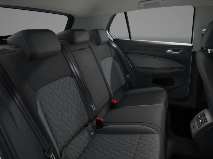 Volkswagen Golf People 1.5 TSI 85 kW Benzín Manuální převodovka na operativní leasing