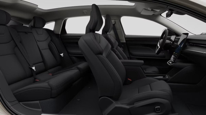 Volvo ES90 PURE ELECTRIC CORE na operativní leasing