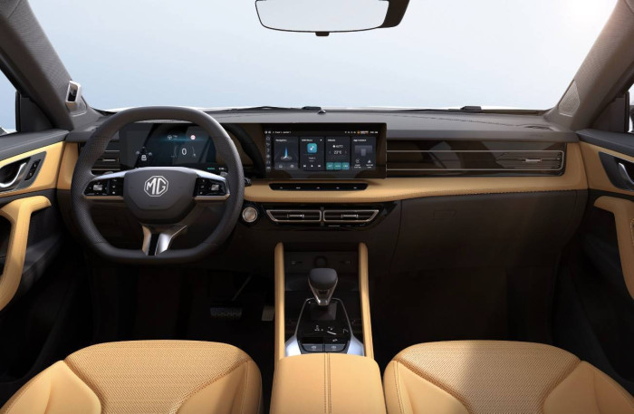 MG HS EXCLUSIVE HEV 1,5TGI / 165kW na operativní leasing