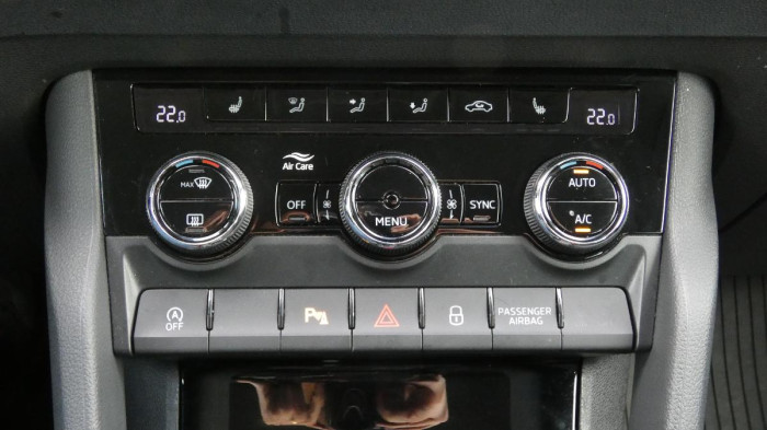 Škoda Karoq 1,5 TSI Ambition DSG na operativní leasing