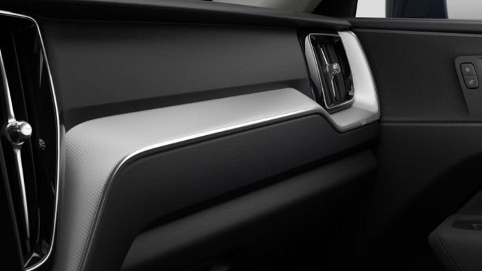 Volvo XC60 B5 AWD AUT CORE na operativní leasing